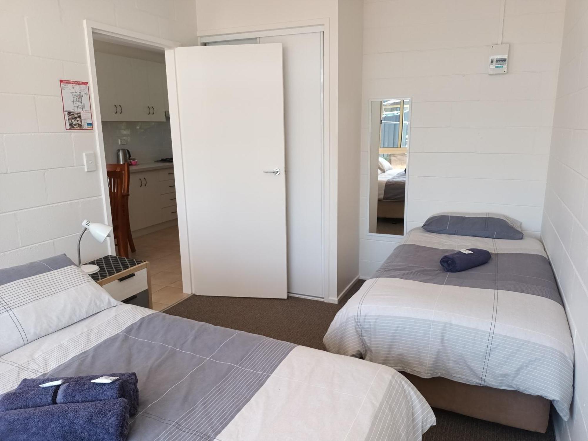 Grandeur Holiday Units เมริมบูลา ภายนอก รูปภาพ